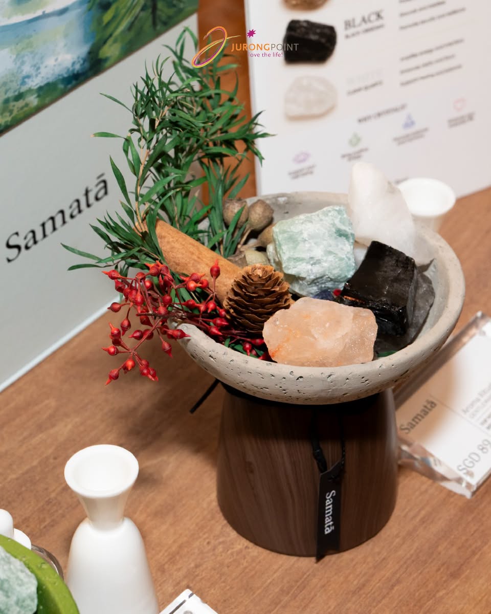Samatā branded ceramic bowl with natural elements