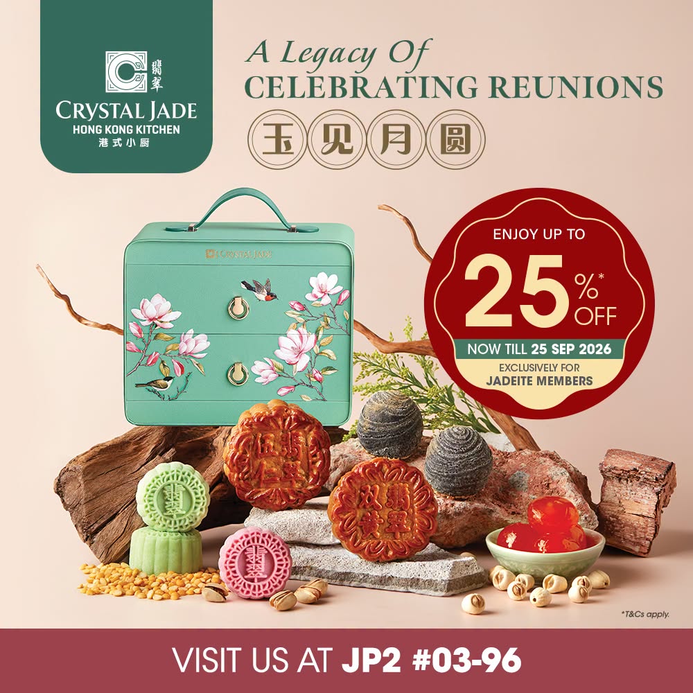 Crystal Jade Mid-Autumn mooncakes in jade-green keepsake box